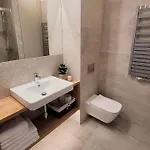 Apartmán Pine Point With Terrace, Shared Pool, Tennis Court *
