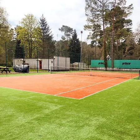 Pine Point With Terrace, Shared Pool, Tennis Court Lejlighed