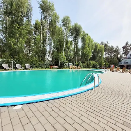 Pine Point With Terrace, Shared Pool, Tennis Court דירה פוביירובו