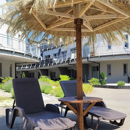 Pine Point With Terrace, Shared Pool, Tennis Court *