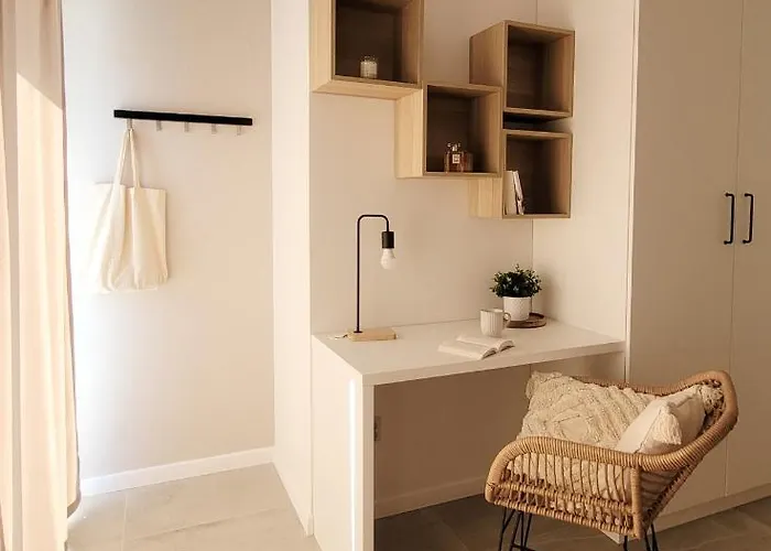 Pine Point With Terrace, Shared Pool, Tennis Court