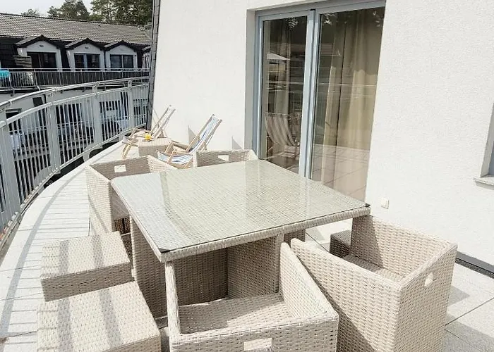 Apartman Pine Point With Terrace, Shared Pool, Tennis Court