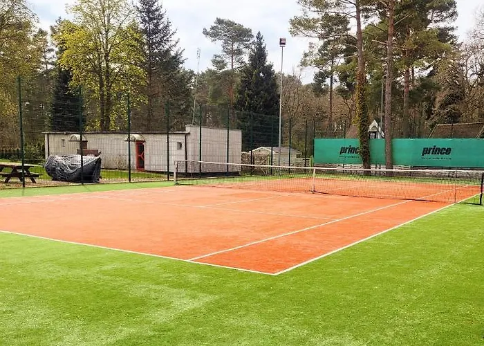 Pine Point With Terrace, Shared Pool, Tennis Court Apartman