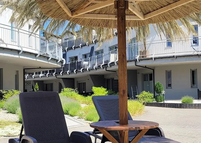 Pine Point With Terrace, Shared Pool, Tennis Court *